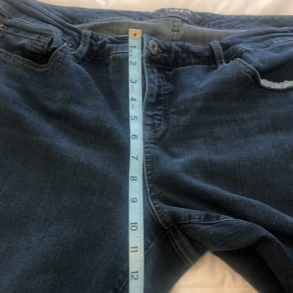 Torrid premium blue jeans skinny pants with great stretch - Picture 4 of 9